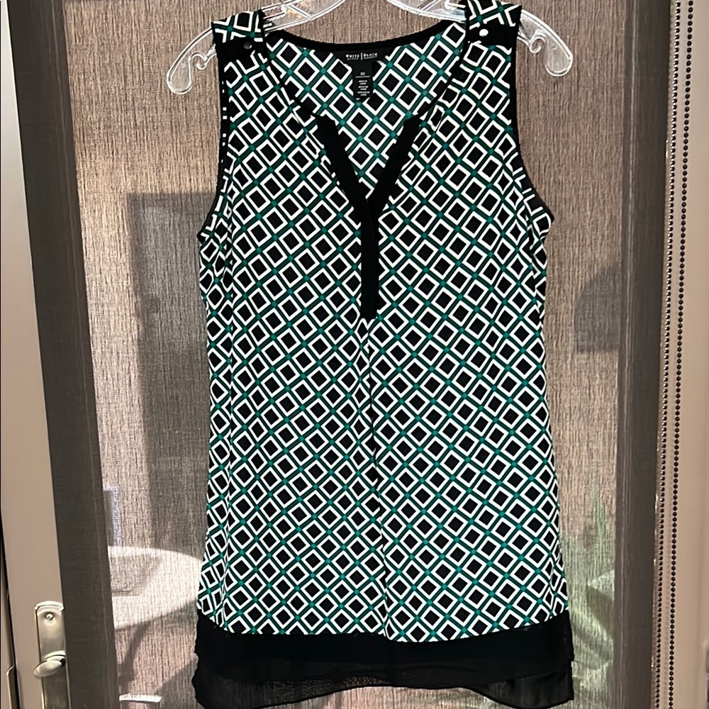 WHBM Black and White Geometric Women's Top
